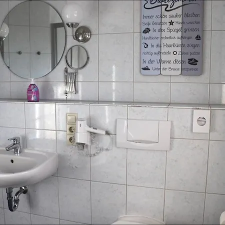 Haus Wilhelmine - Ferienwohnung Im Og Apartamento *